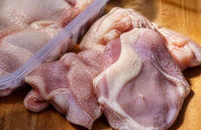 Creșterea industrială a puilor a accelerat de 100 de ori răspândirea bacteriei Campylobacter