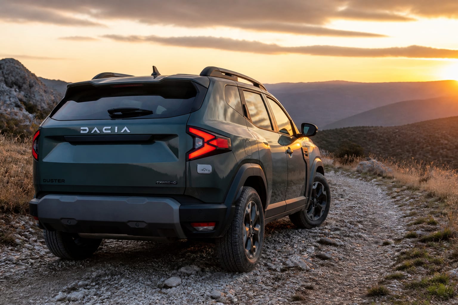 Dacia lansează o versiune Duster hibridă cu GPL și tracțiune 4x4 automată