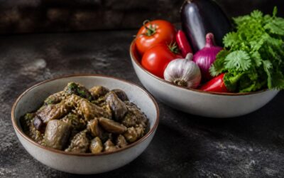 Ingredientul comun care compromite gustul și aspectul salatei de vinete