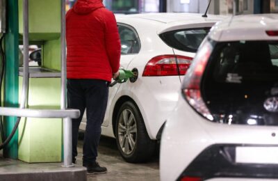 Motorina s-a ieftinit cu 68 de bani pe litru după reducerea accizei