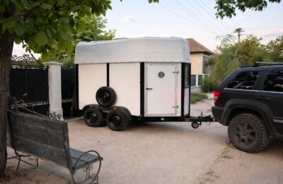 O asociație pentru salvarea cailor a achiziționat un vehicul specializat de transport