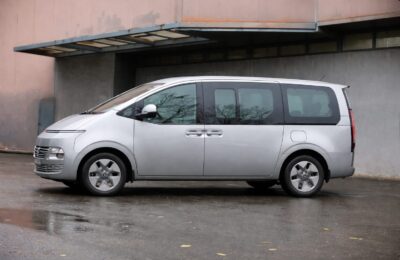Prefectura Brăila achiziționează un vehicul hibrid de 9 locuri pentru un proiect de mediu