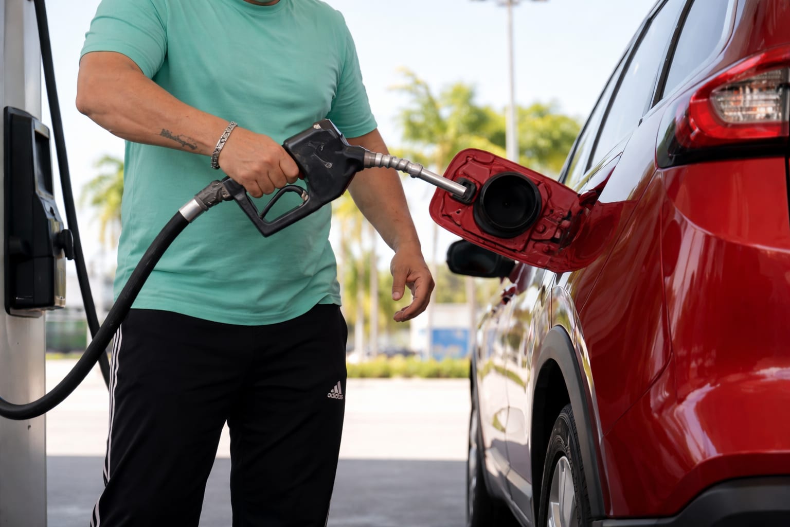Prețul motorinei nu scade în România deși cotația petrolului a coborât