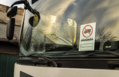 Transportatorii care intră fără autorizație în București riscă amenzi duble, în timp ce taxele pentru accesul legal scad