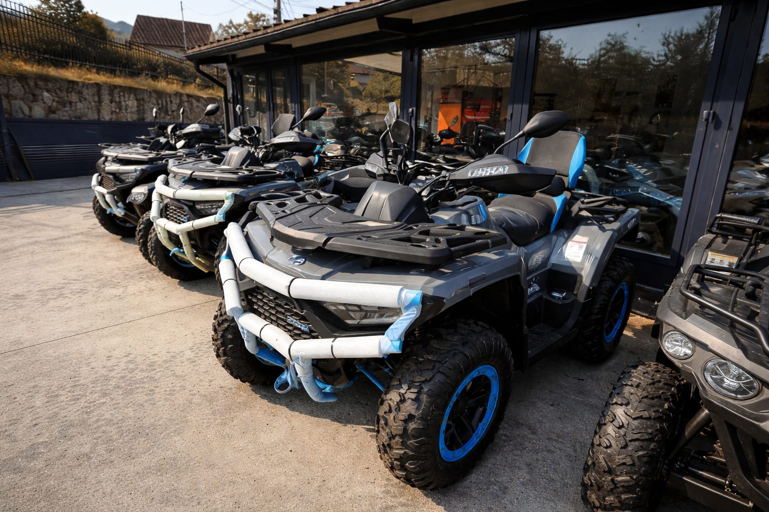 Ce trebuie să știi înainte de a cumpăra un ATV: omologarea ca tractor sau cvadriciclu dictează permisul și unde poți circula