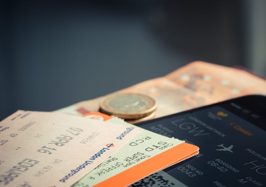 Românii nu mai pleacă pentru salarii din Vest. Sub 55.000 de aplicări în 2026